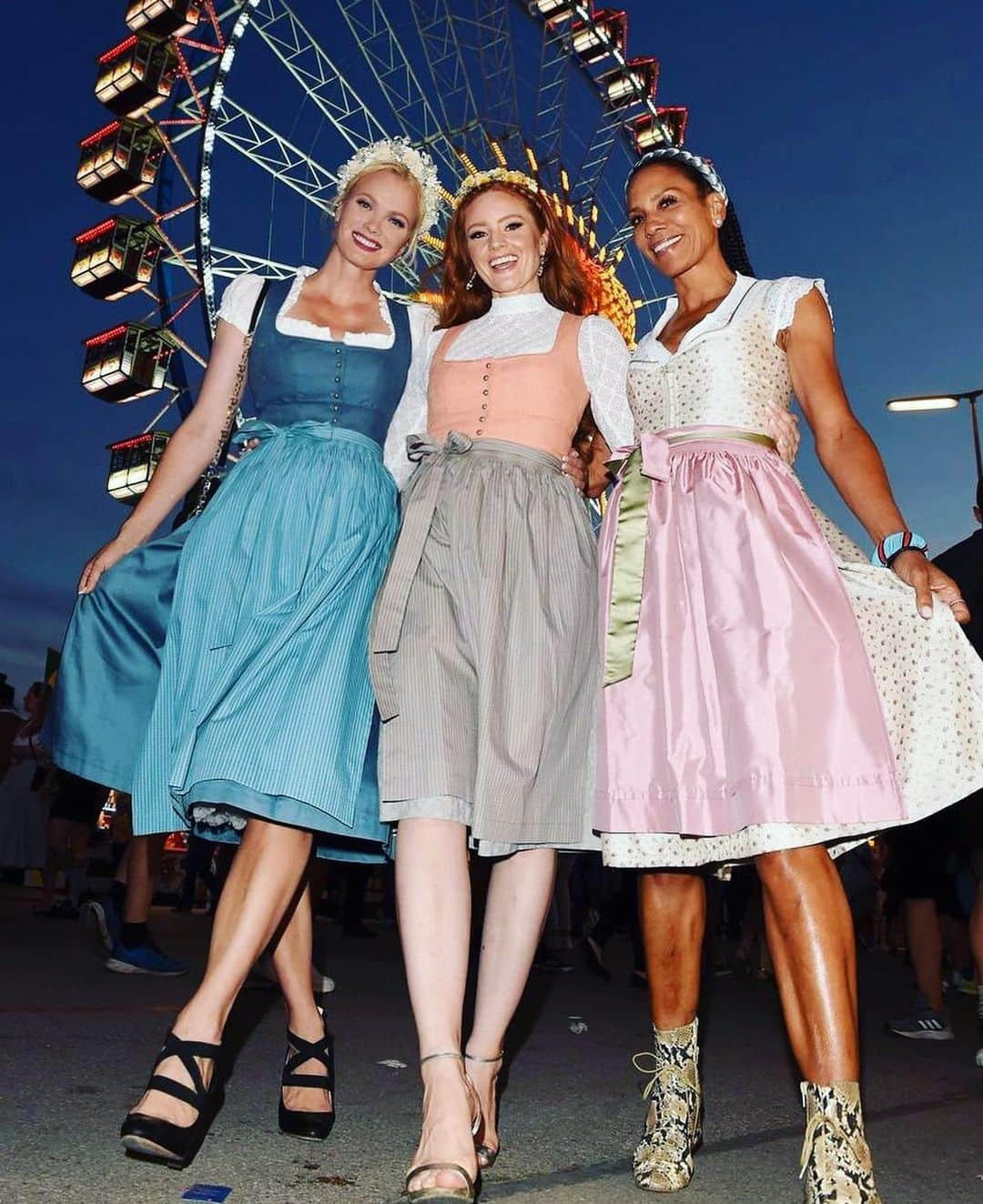 フランツィスカ・クヌッペのインスタグラム：「The Barbara’s and me♥️😘✨🥨 … out now in @bunte_magazin   @barbarameier  @barbarabeckersworld #oktoberfest #wiesn #almauftrieb  @trachten_angermaier」