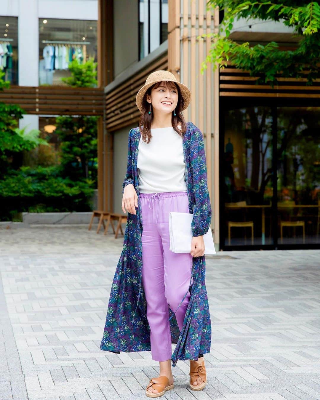 北村沙織のインスタグラム：「＊  今日から一気に涼しくなるのかな？ 秋一番好きやから嬉しい🍂  秋といえばなんやろ🤔？ ちなみに身長165cmなんやけど 最近よく「意外に小さいんですね」って言われるから 起きてすぐ背伸びする習慣が増えた。笑 ↑どうでもいい話笑  #coordinate #骨格ナチュラル #アラサーコーデ」