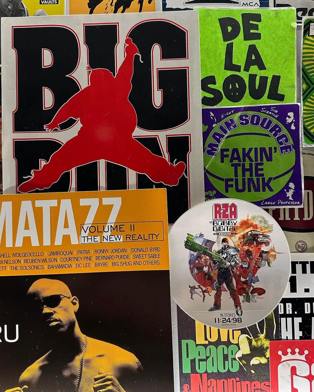 GROW AROUNDさんのインスタグラム写真 - (GROW AROUNDInstagram)「#growaroundnewarrivals  HIPHOP 50  "HIPHOP TILINFINITY" HIPHOP生誕50周年を記念して行われたEXHIBITIONの会場限定で販売されたリミテッドアイテムやBEASTIE BOYSとNasがオーナーのCHICKEN WAFFLEのお店、SWEET CHICKのコラボアイテムなど現地でしかGET出来ないアイテムが色々と入荷してます！！ 店頭には一足先に並んでます！！ WEBUPは準備中なのでしばらくお待ち下さい。」9月22日 20時46分 - growaround