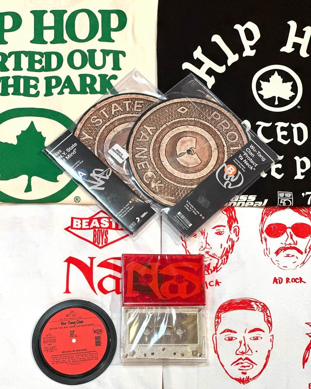 GROW AROUNDさんのインスタグラム写真 - (GROW AROUNDInstagram)「#growaroundnewarrivals  HIPHOP 50  "HIPHOP TILINFINITY" HIPHOP生誕50周年を記念して行われたEXHIBITIONの会場限定で販売されたリミテッドアイテムやBEASTIE BOYSとNasがオーナーのCHICKEN WAFFLEのお店、SWEET CHICKのコラボアイテムなど現地でしかGET出来ないアイテムが色々と入荷してます！！ 店頭には一足先に並んでます！！ WEBUPは準備中なのでしばらくお待ち下さい。」9月22日 20時46分 - growaround