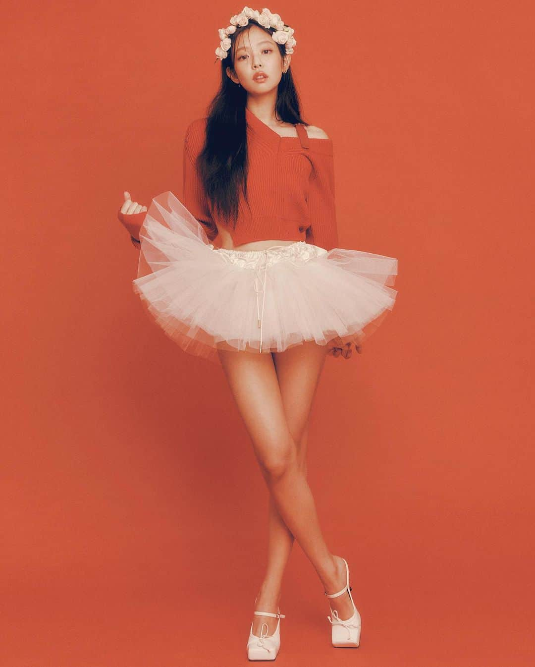 ジャックムスのインスタグラム：「So happy of this project with my love @jennierubyjane for @harpersbazaarkorea 🫠❤️」