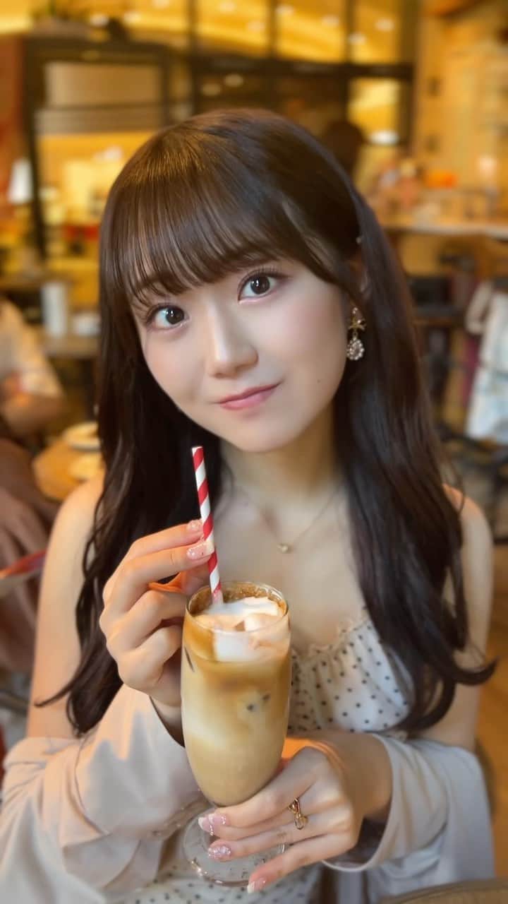 のインスタグラム：「はやく秋こないかなあ🍁🍂」