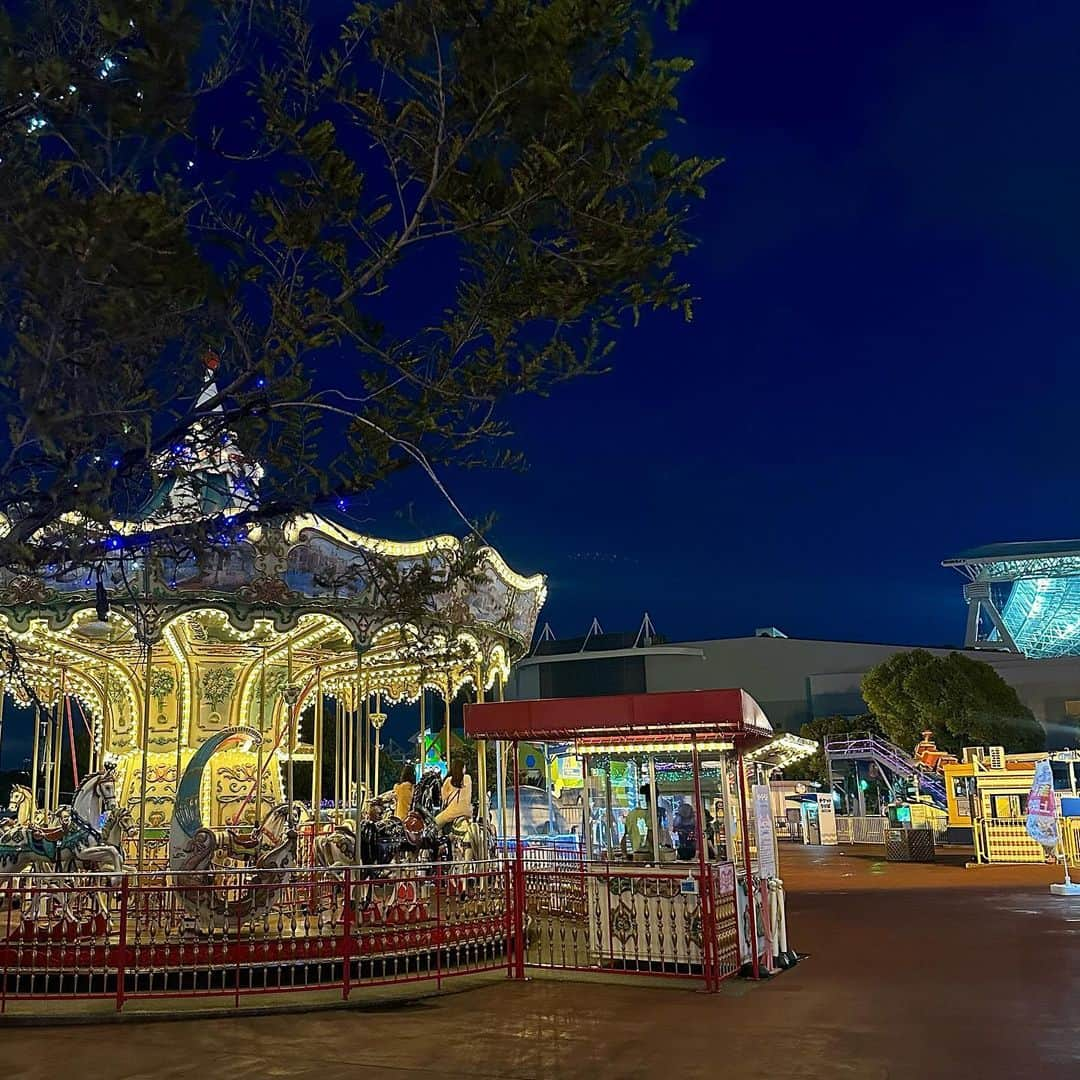 AYAKAのインスタグラム：「. Sea Train Land🎡🎠 夜の遊園地涼しくて楽しかった🌚♡ . #名古屋港シートレインランド #名古屋港水族館 #名古屋港 #遊園地 #ナイトテーマパーク #ナイト遊園地 #名古屋観光 #instagood #instadaily #instamood」