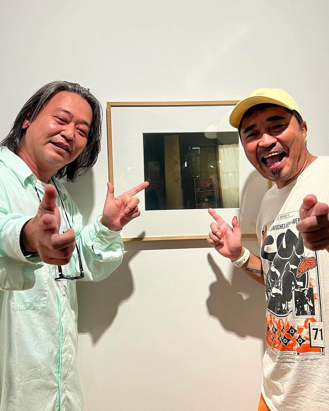 石野卓球のインスタグラム：「佐内正史くんと彼の個展 「静岡詩」@AmanaTIGPにて 24年ぶりの再会」