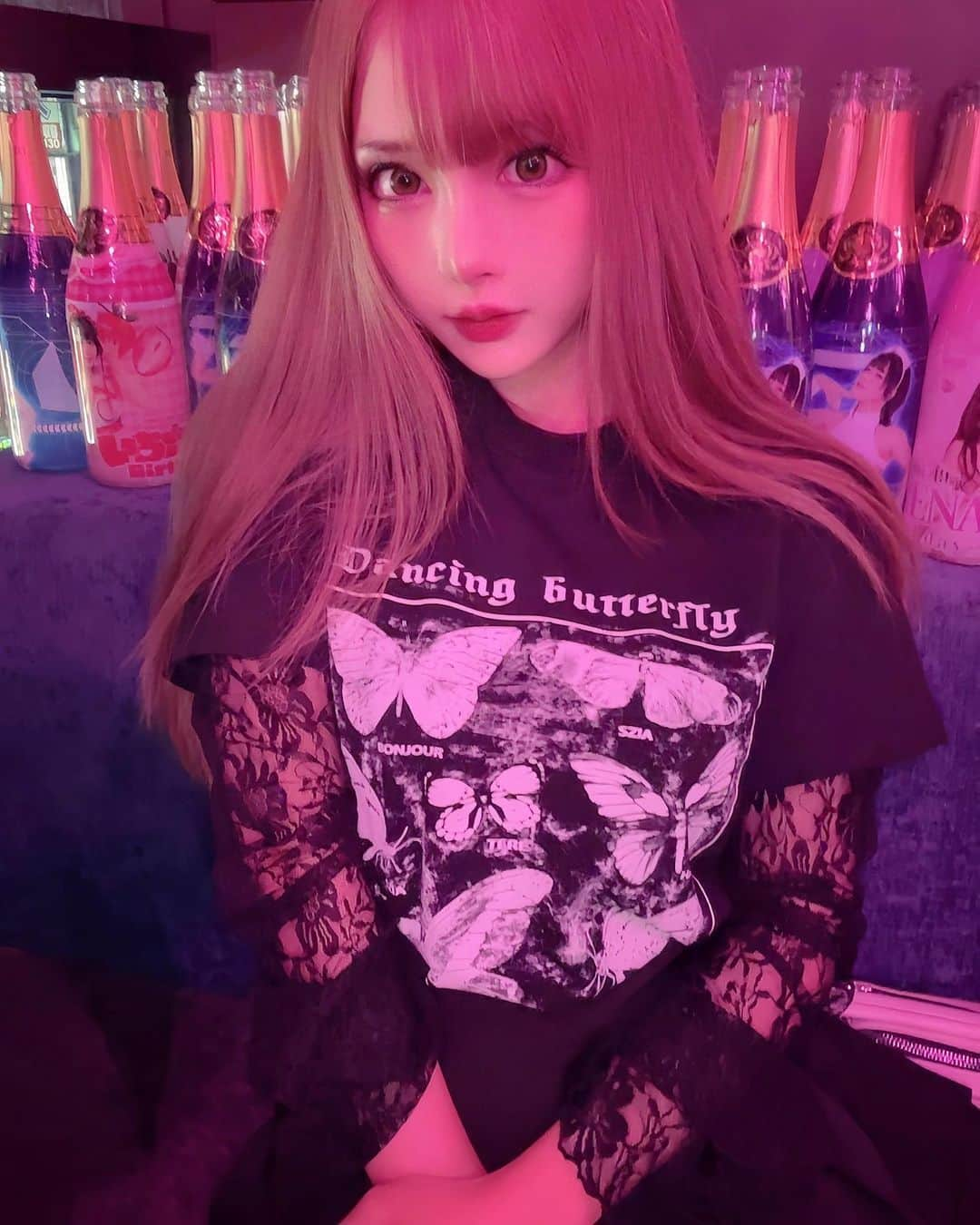 らむめろのインスタグラム：「🖤⛓ ⁡ ゴシックらむ♟️ 腕の切り替えレースが可愛い♡ ⁡ tops➤21630097 ⁡ ⁡ 🎟SHEINクーポンコード 【23FWJP30】 ⁡ 購入金額1～5,999円で15%OFF 6000円以上は20%OFFになるよ🛒🖤   ⁡ ⁡ #ad #SHEIN #SHEINforAll #code #outfit #ootd #gothicstyle #gothicgirl #gothicfashion #butterfly #ROWME #라무메로 #패션그램 #穿搭日常」