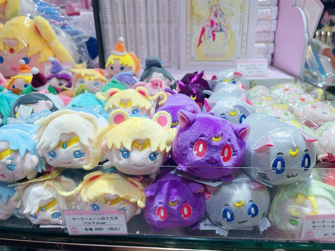 Sailor Moonさんのインスタグラム写真 - (Sailor MoonInstagram)「✨🌙 Hit up the Sailor Moon store! Bought a bunch of stuff! It’s the best per usual! A must for Sailor Moon lovers in Japan! 🌙✨  #sailormoon #セーラームーン #sailormoonstore #tokyo #japan #harajuku」9月22日 21時14分 - sailormoon_sc