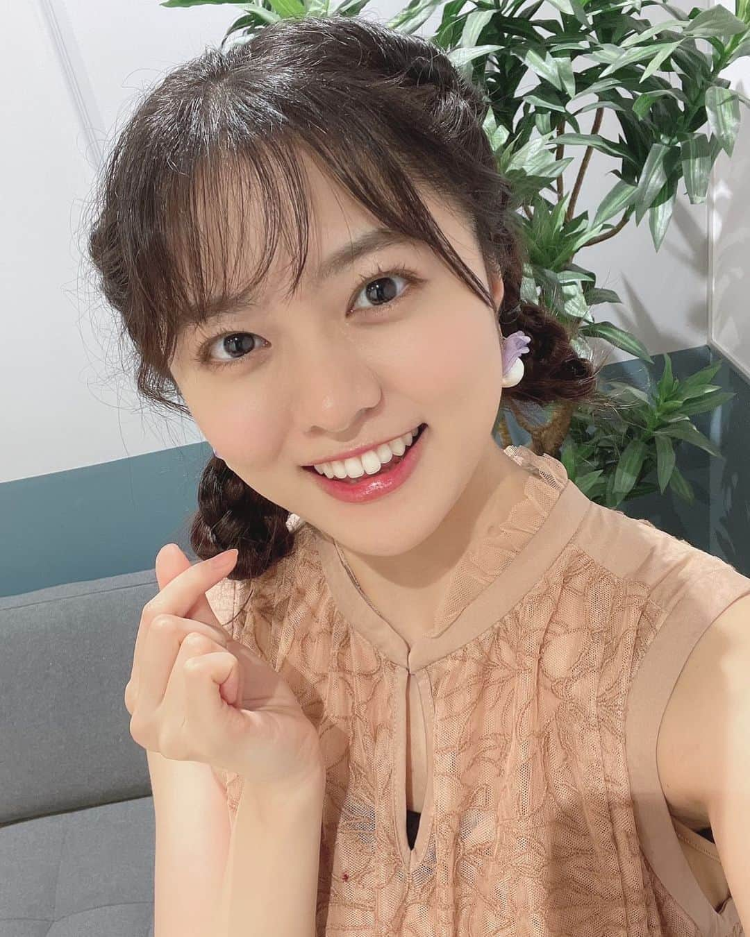 堀内まり菜さんのインスタグラム写真 - (堀内まり菜Instagram)「【堀内まり菜です🥪】  インスタライブ、遊びに来て下さった皆さんありがとうございました〜〜🥪✨✨  一緒に夏を振り返ったり、 コスモス菜うのお話しできたり、 楽しかったです菜✌︎✌︎ みんなと会話できるインスタライブ、大好きだ〜！  1週間アーカイブも残すので 間に合わなかった〜という方はぜひみてね🫶  2nd LIVEに向けてのわくわくを みんなとお話しできて良かった🔥 1人残らず楽しんでいただけるよう 準備頑張ります🌟🌟🌟  まだ申し込んでいなかったという方はぜっったい来て菜🏃‍♀️✨  ⋆┈┈┈┈┈┈┈┈┈┈┈┈┈┈┈⋆ 2nd LIVE COSMOS🌏 10/29(日)全電通ホールにて🎪 チケット受付は9/27(水)23:59まで🎫 https://eplus.jp/sf/detail/3525120001  #コスモス菜う #堀内まり菜 #marinahoriuchi」9月22日 21時16分 - marinahoriuchi.lantis