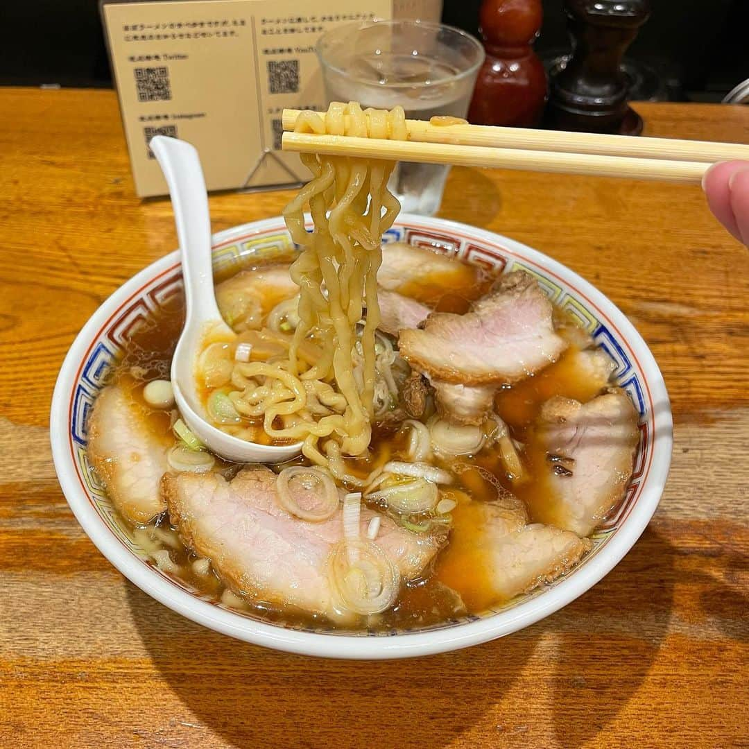 高萩千夏さんのインスタグラム写真 - (高萩千夏Instagram)「ラーメンWalker生配信🍜  私が今週いただきたい3麺！！！ 渡なべ（東京・西早稲田） 永楽（東京・大井町） 海新山（東京・学芸大学）  みなさんも是非行ってみてください🫡」9月22日 21時18分 - chinatsu_takahagi_uug2ki