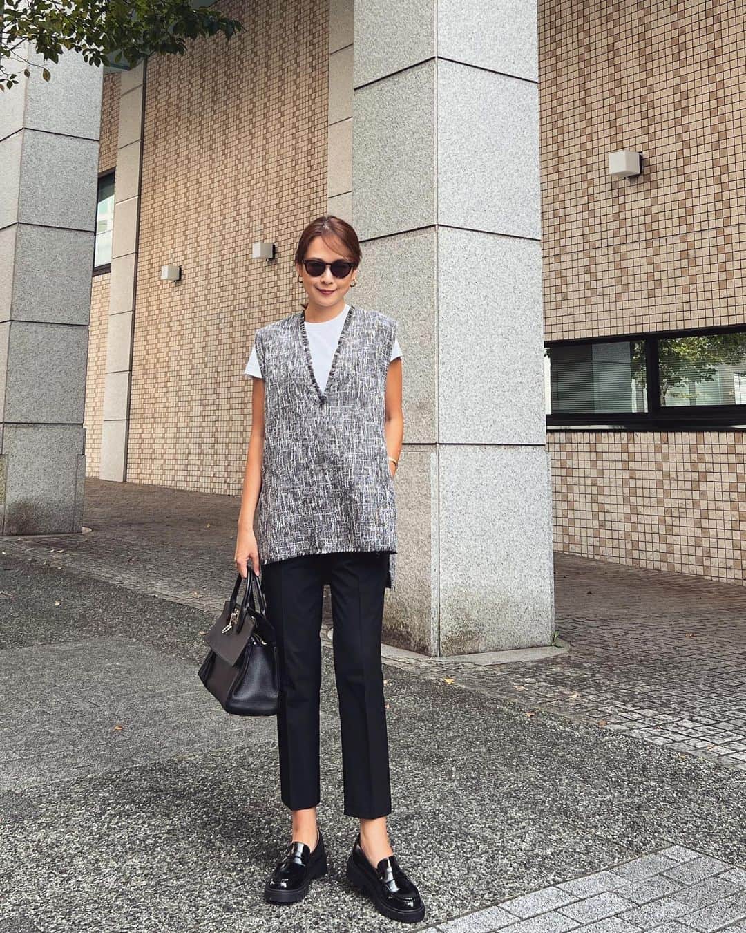 のインスタグラム：「#outfit . . @uniqlo_jp から発売されているUNIQLO:Cのシューズを履いてみました❣️ 程よいボリューム感でコーディネートしやすいです😊  Shoes... @uniqlo_jp @uniqlo_with   #ユニクロシー#uniqloc#ローファー#ローファーコーデ#秋コーデ#uniqlo#uniqloコーデ#uniqlo購入品」