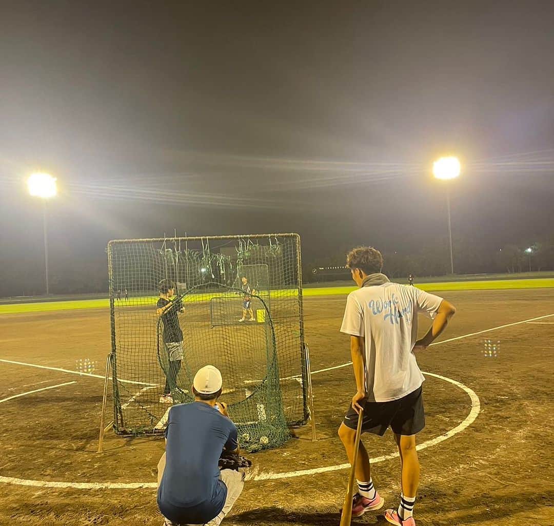 上田剛史さんのインスタグラム写真 - (上田剛史Instagram)「先日、倉敷市玉島にある @uwanari_baseball.team  上成少年野球に野球教室に行って来ました💪⚾️  みんな元気あり笑いありで楽しい教室になりました👍  ご依頼お待ちしております🤝  #上田剛史 #野球教室 #少年野球 #上成少年野球」9月22日 21時21分 - tsuyoshi50