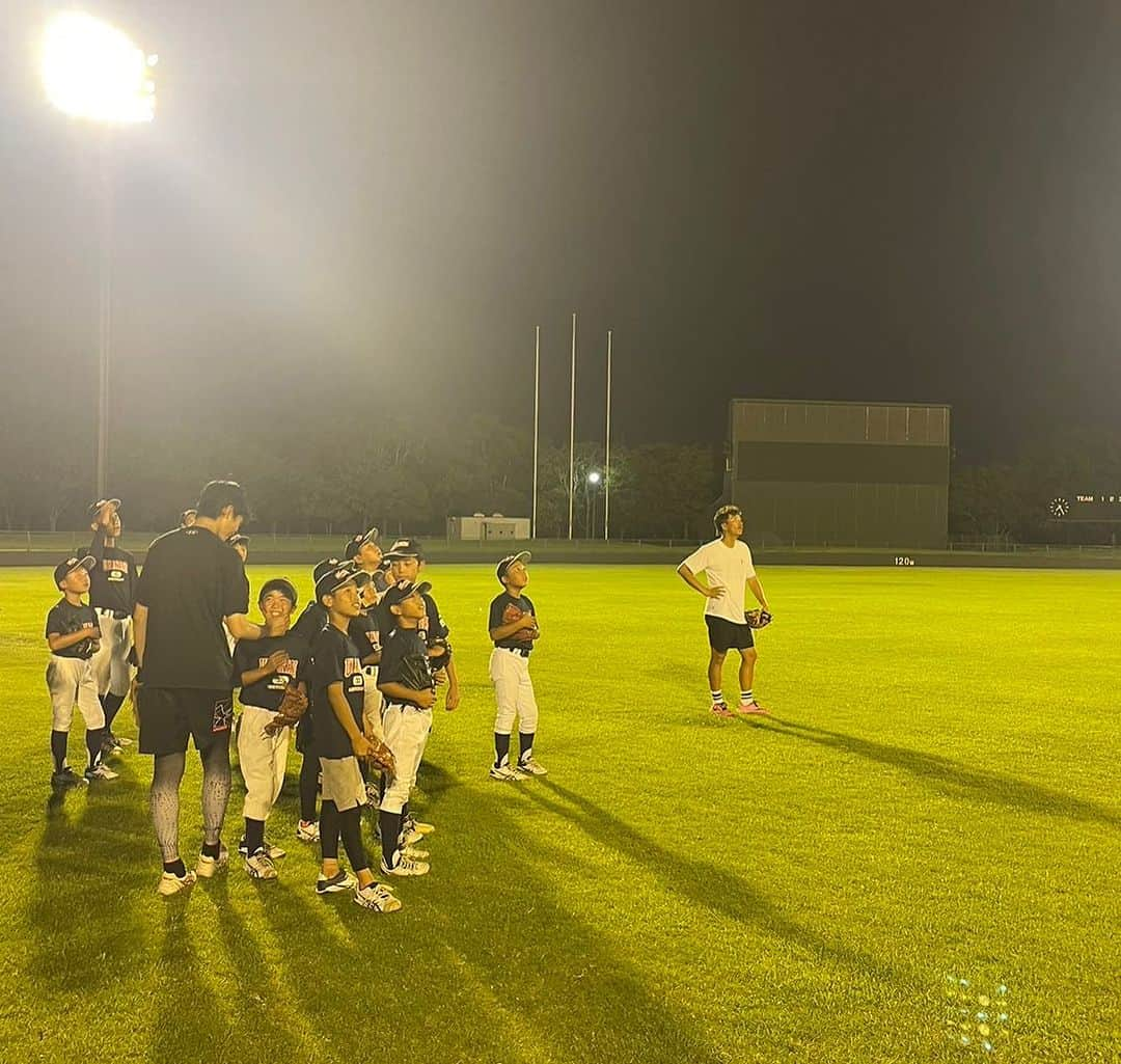 上田剛史さんのインスタグラム写真 - (上田剛史Instagram)「先日、倉敷市玉島にある @uwanari_baseball.team  上成少年野球に野球教室に行って来ました💪⚾️  みんな元気あり笑いありで楽しい教室になりました👍  ご依頼お待ちしております🤝  #上田剛史 #野球教室 #少年野球 #上成少年野球」9月22日 21時21分 - tsuyoshi50