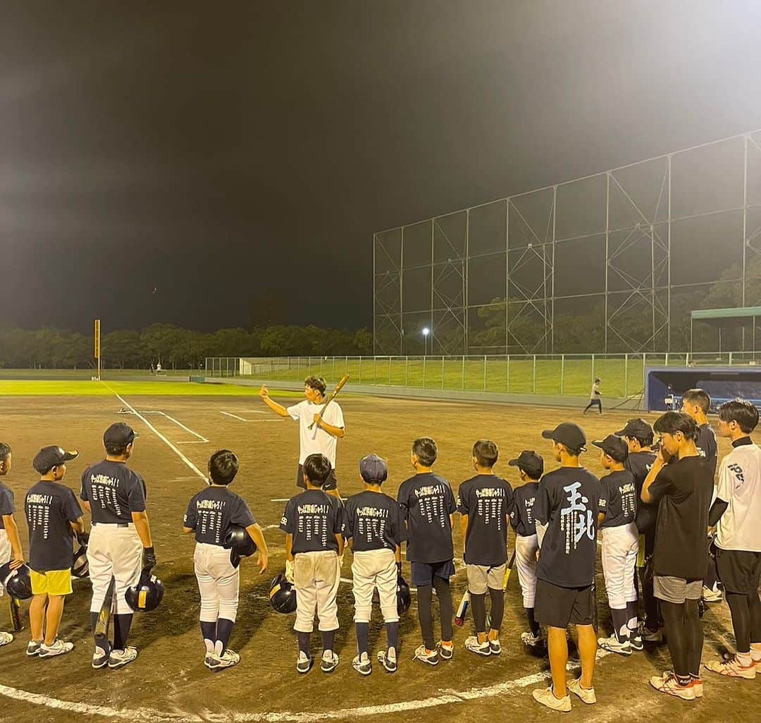 上田剛史さんのインスタグラム写真 - (上田剛史Instagram)「先日、倉敷市玉島にある @uwanari_baseball.team  上成少年野球に野球教室に行って来ました💪⚾️  みんな元気あり笑いありで楽しい教室になりました👍  ご依頼お待ちしております🤝  #上田剛史 #野球教室 #少年野球 #上成少年野球」9月22日 21時21分 - tsuyoshi50