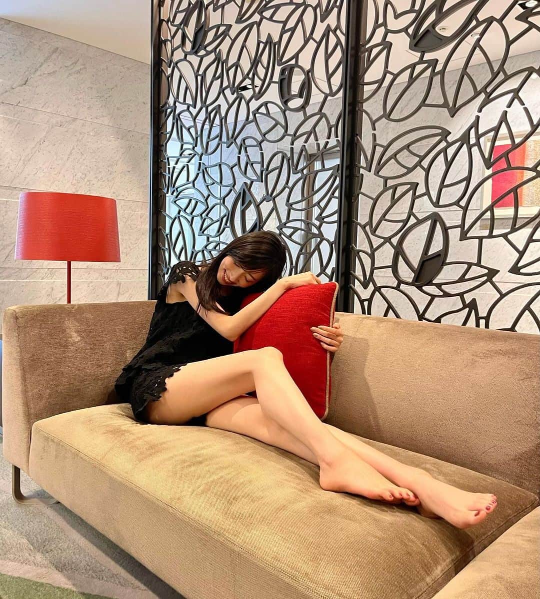 彦坂桜さんのインスタグラム写真 - (彦坂桜Instagram)「脚を伸ばすと、すーっと浮腫みが解されていく🌙💤」9月22日 21時22分 - sakura10h