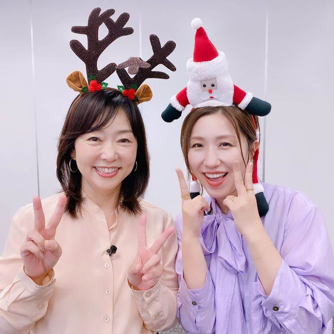 長井かおりさんのインスタグラム写真 - (長井かおりInstagram)「今夜のYouTubeは🎄 天野佳代子さんと @kayoko_amano0212  合同でクリスマスコフレをレビュー🤶 はしゃいでおります♪  ぜひご覧くださいませ⭐️  #YouTube #天野佳代子さん」9月22日 21時37分 - kaorimake