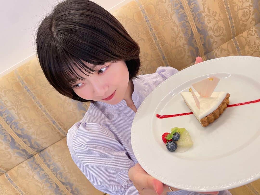 磯原杏華さんのインスタグラム写真 - (磯原杏華Instagram)「チーズケーキが一番好き♡  #cheesecake #sweets」9月22日 21時30分 - isoharakyoka_box