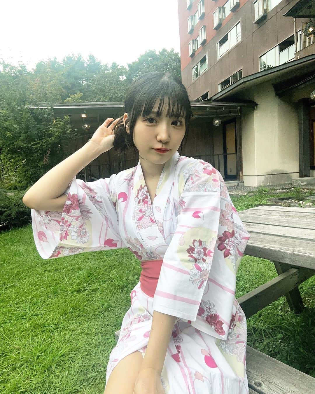 のインスタグラム：「. 一緒に温泉行くー？♨️」