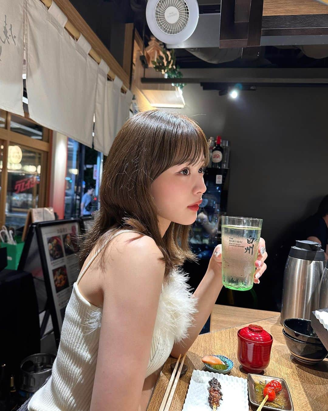 森下愛里沙(もりしたありさ) のインスタグラム：「ㅤㅤㅤㅤㅤㅤㅤㅤㅤㅤㅤㅤㅤ ㅤㅤㅤㅤㅤㅤㅤㅤㅤㅤㅤㅤㅤ ㅤㅤㅤㅤㅤㅤㅤㅤㅤㅤㅤㅤㅤ 前回野乃鳥さん(神田店)さんにお邪魔して 今回新店が人形町にできたということでいってきました🐓♡ ㅤㅤㅤㅤㅤㅤㅤㅤㅤㅤㅤㅤㅤ ㅤㅤㅤㅤㅤㅤㅤㅤㅤㅤㅤㅤㅤ  ん〜やっぱり美味しい！！ みんなもぜひいってみてね🫶🏻🫶🏻🫶🏻 ㅤㅤㅤㅤㅤㅤㅤㅤㅤㅤㅤㅤㅤ ㅤㅤㅤㅤㅤㅤㅤㅤㅤㅤㅤㅤㅤ ㅤㅤㅤㅤㅤㅤㅤㅤㅤㅤㅤㅤㅤ #野乃鳥 #野乃鳥人形町 #人形町グルメ #東京グルメ #焼き鳥 #紀州備長炭 #グルメ #グルメ女子 #彼女感 #華金 #like4likes #l4l #instalike」