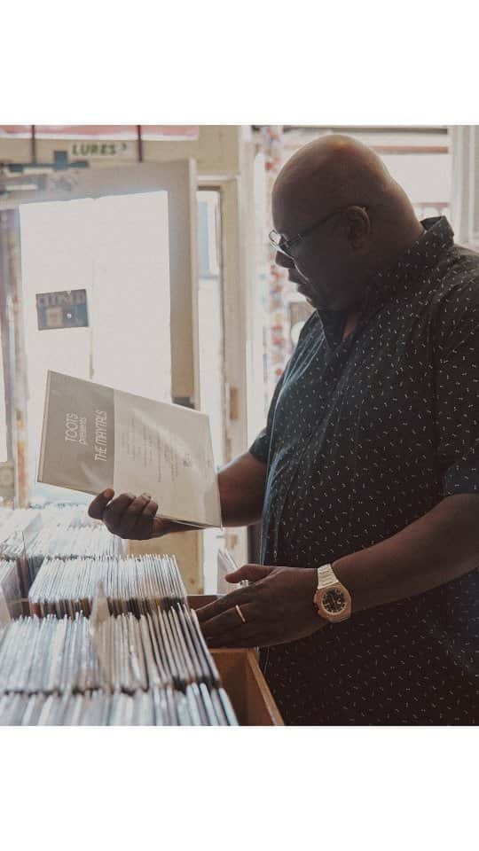 のインスタグラム：「#CarlCox: "It's all about time and rhythm". Discover Carl Cox' journey as an artist and what his eponymous ZENITH DEFY Extreme limited edition means to him.」
