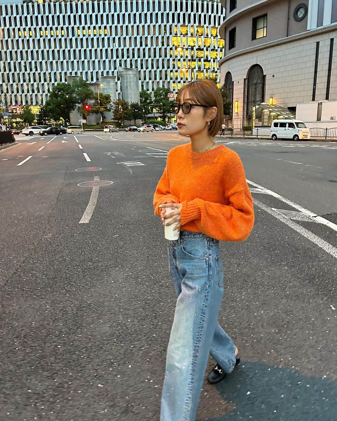 Ungrid staff snapのインスタグラム：「@anna_yoshimoto_ 164cm @mai_fukumoto_ 160cm @aya_kanetaka_ 164cm  #カラーモヘア混ルーズニット アイボリー/ピンク/オレンジ/グリーン/ブルー/パープル ¥8,800(tax in)  ふっくらと膨らみのある風合いでミックス調の糸が立体感のある仕上がりに🪡 発色のいいカラーがキャッチーで一枚で様になるアイテムです😊  可愛いと思ったらお気に入り登録を♡  ーーーーーーーーーーーーーーーーーーーーーーーーーーーー ☑︎商品詳細は製品タグ or TOPページURLよりチェック   » @Ungrid_staffsnap  #Ungrid #ungrid_official #ungridコーデ #アングリッド #カジュアル #カジュアルコーデ #カジュアルスタイル #シンプル #シンプルコーデ #シンプルスタイル #ニット #モヘアニット #モヘア #カラーニット #メンズライク #骨格診断 #骨格別 #骨格ストレート #骨格ウェーブ #骨格ナチュラル #低身長 #高身長 #推し活 #カラーコーデ #リングコーデ」