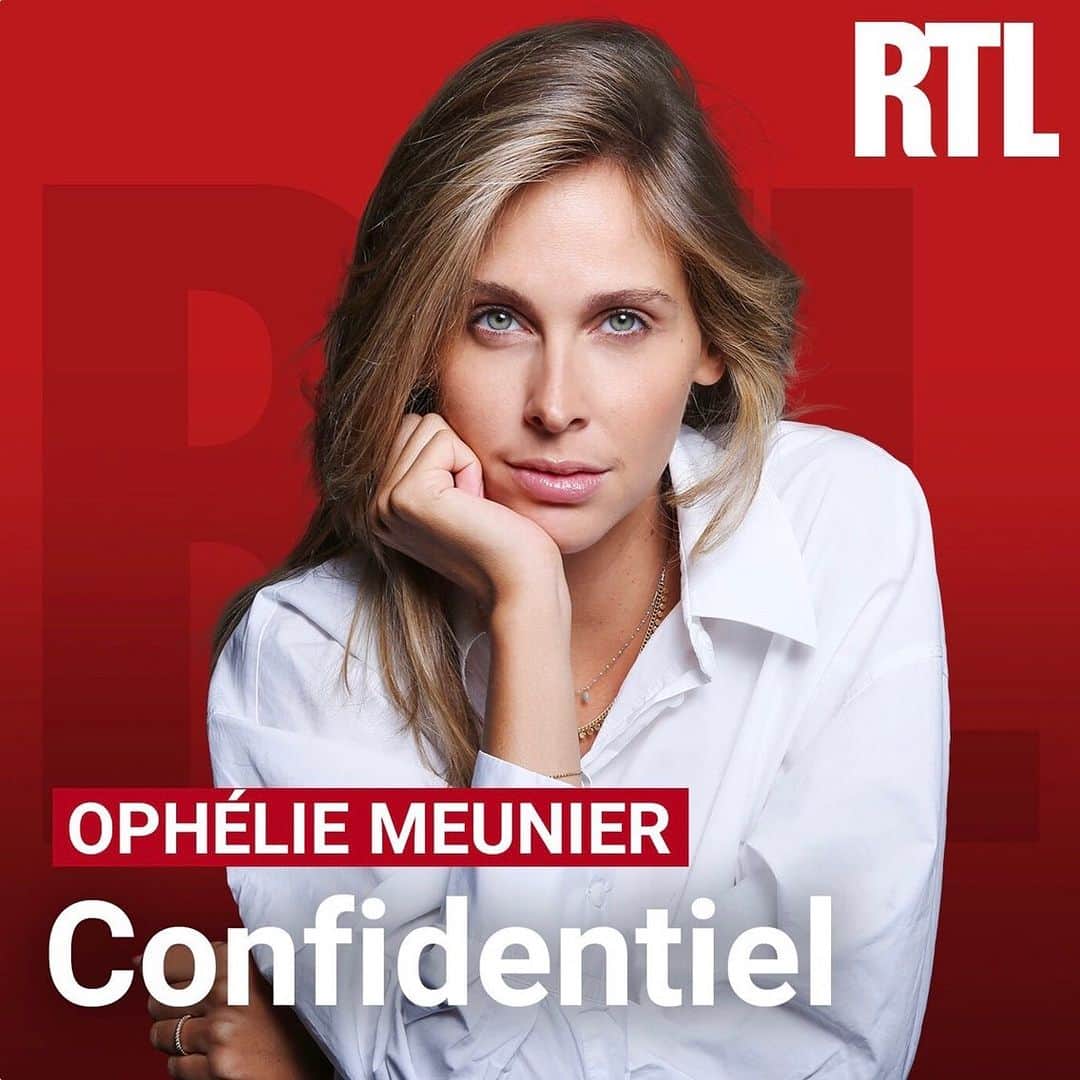オフェーリ・ムニエのインスタグラム：「CONFIDENTIEL, c’est votre rdv du samedi 14h30 sur RTL 🎙️  Après Florent Pagny, Charles III ou encore Céline Dion (tous à retrouver autant que vous voulez en podcast 🎧)… Rdv demain pour découvrir la face cachée de Donald Trump. Embourbé dans pas moins de 4 affaires judiciaires, l’homme rêve d’un come back en 2024. Alors comment fonctionne-t-il ?  À demain pour Confidentiel Donald Trump 🇺🇸 @rtl_france」