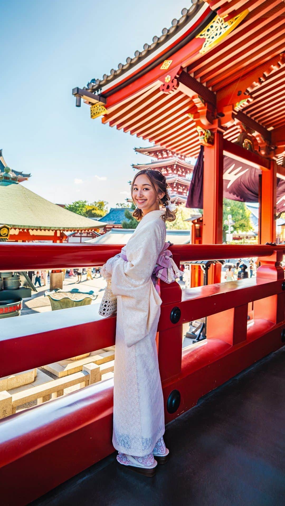 のインスタグラム：「最近よく浅草に行ってます♡ 下町の雰囲気と、人力車が大好き🍺🏮🤤  着物を借りるときはいつも @village_tokyo で レンタルしています♡レースのコーデが可愛い🥹 また違う時期に、お着物きたいな〜❤️🩷💙  みんなは何色が着たい？🥰  #日本 #東京観光 #浅草 #浅草着物レンタル  #着物レンタル浅草 #浅草寺 #着物女子  #asakusa #tokyo #kimono #japantravel」