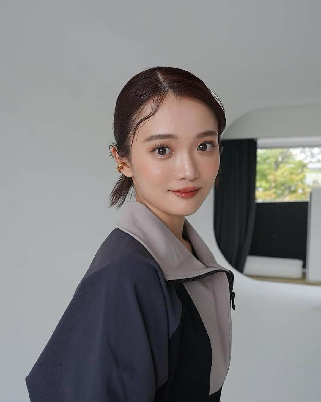 田久保夏鈴のインスタグラム：「お気に入りのワンピースにお気に入りのヘアアレンジ🩵 そして最近メイクも肌のちょうしもいい感じで気分が良い🫠」