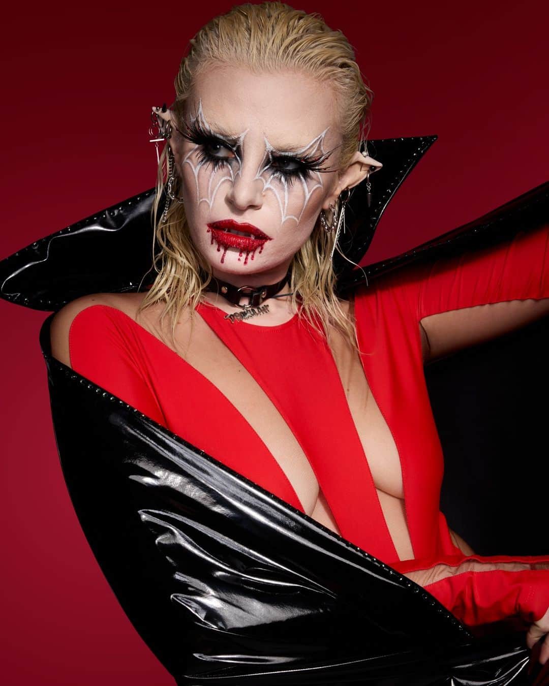 NYX Cosmeticsさんのインスタグラム写真 - (NYX CosmeticsInstagram)「@gracemckagan as ""DRAKULAH"" 🧛‍♀️ drippin' in red, winged out, and ready to take flight 🩸makeup by @mimles  #NYXCosmeticsxUniversalMonsters @officialuniversalmonsters #nyxcosmetics #halloween  ©Universal City Studios LLC. All Rights Reserved.」9月22日 22時00分 - nyxcosmetics