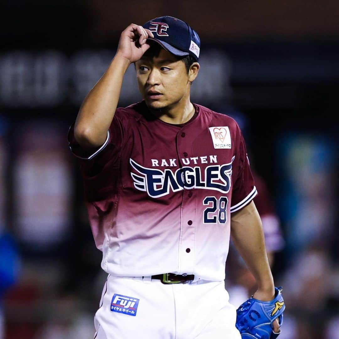 東北楽天ゴールデンイーグルスさんのインスタグラム写真 - (東北楽天ゴールデンイーグルスInstagram)「⚾️  ⚾️E 0-3 F⚾️  初回の2失点で出鼻をくじかれると打線も沈黙し5安打完封負け。 3回途中から8回までは内選手、安樂選手、酒居選手、 宋選手、渡辺翔太選手が無失点に抑えて試合を作った👏🏼👏🏼 打線では島内選手が2安打の活躍🔥 そして銀次選手が今シーズン初めて一軍登録され途中出場⚾️  #鷲が掴む #rakuteneagles #銀次 #内星龍  #島内宏明 #安樂智大  #酒居知史  #安田悠馬 #宋家豪  #渡辺翔太 #村林一輝」9月22日 22時01分 - rakuten_eagles