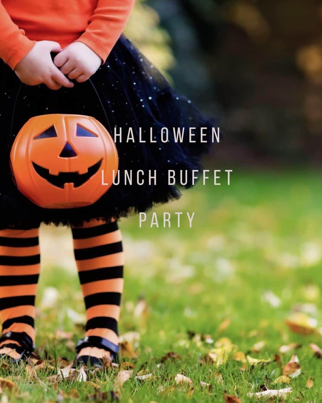 with the styleさんのインスタグラム写真 - (with the styleInstagram)「⁡ ⁡ 【Halloween Lunch Buffet Party 2023】 ⁡ 一年に一度のイベント「ハロウィン」を お子様と一緒にお祝いしませんか？ ハロウィンの雰囲気たっぷりの、 美味しくて可愛いスペシャルな ビュッフェパーティーをご用意しました。 プロのカメラマンに撮影してもらえるフォトブースや お子様にも楽しんでいただけるコンテンツで開催。 とびっきりかわいい仮装でのご参加をお待ちしております。 ⁡   ■日程 2023年10月31日(火) ⁡ ■時間 11:00受付　11:30〜13:30  ⁡ ■会場 THE WEST GALLERY  ⁡ ■募集組数 限定30組様 ⁡ ■金額(税込) 大人 　　6,000円 小学生　 4,000円 未就学児（3〜6歳） 2,000円 0〜2歳 無料 ⁡ ■内容 ・ハロウィンをイメージしたビュッフェ料理 ・お菓子の掴み取り ・フォトブース ・フォトシュート(プロカメラマン) ・ミニキッズスペース ・タトゥーシール  ⁡ ◾️9月20日受付開始いたしました！ プロフィールのURL、アーカイブのeventsより ご覧いただけます。」9月22日 22時02分 - withthestyle