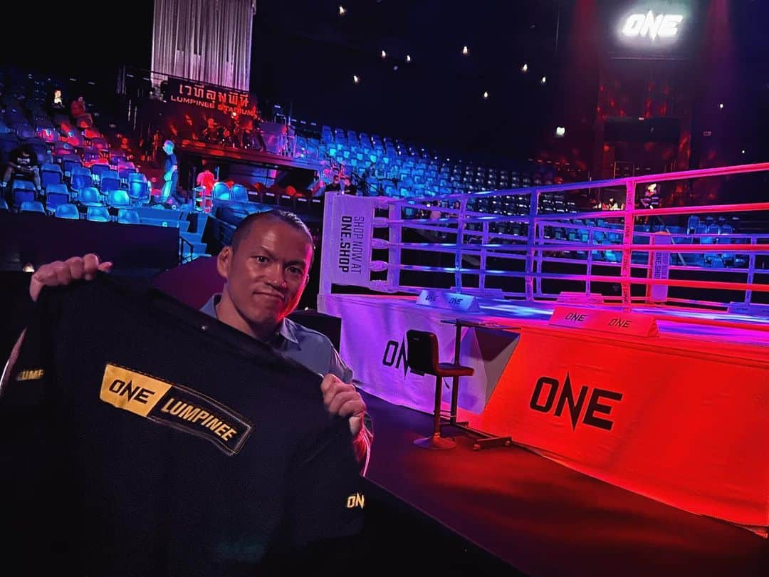 石森太二のインスタグラム：「今からタイでOne Championshipを観戦、なんとリングサイド！  #onechampionship」