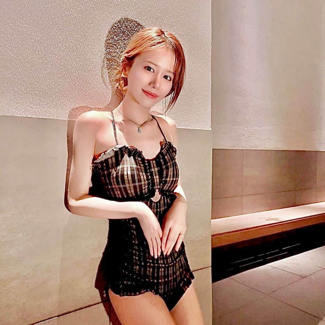 原望奈美のインスタグラム：「#oisoprincehotel 🌕🩱  ⁣ビキニも着たい〜!! けどサウナにビキニは違うと思ってスクール水着っぽいのにした🩱 ⁣ ⁣ ⁣ ⁣ ⁣  ⁣ ⁣ #大磯プリンスホテル #サウナ旅行 #サウナホテル #サウナ女子 #サウナ旅行 #温水プール #水着 #水着コーデ #ロウリュサウナ #おすすめサウナ #外気浴 #温泉旅行 #ドライブ #sauna #tokyotravel #tokyosauna #travelphotography #filmphotography  #찜질방 #일본사우나 #일본찜질방 #일본여행 #수영장 #데일리패션 #필름카메라 #여행스냅 #힐링여행 #얼스타그램 #인스타패션 #메이크업」