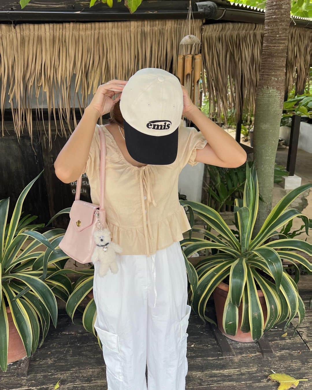 岡元優香さんのインスタグラム写真 - (岡元優香Instagram)「.  @crammy__official  私のセレクトブランドmuèから 新作発売スタート💕💕  🏷リボンブラウス🎀」9月22日 22時23分 - ___o3yuka._