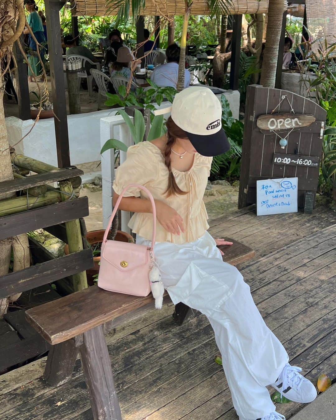 岡元優香さんのインスタグラム写真 - (岡元優香Instagram)「.  @crammy__official  私のセレクトブランドmuèから 新作発売スタート💕💕  🏷リボンブラウス🎀」9月22日 22時23分 - ___o3yuka._