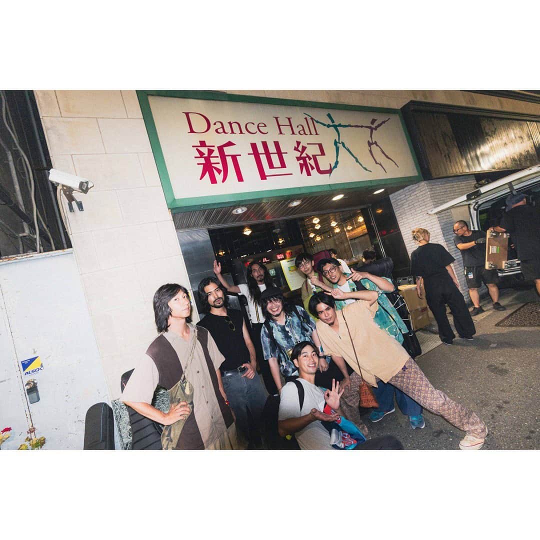 思い出野郎Aチームさんのインスタグラム写真 - (思い出野郎AチームInstagram)「思い出野郎Aチーム Soul Picnic 2023「Parade」 ＠ダンスホール新世紀 2023 9/2(SAT)  最高なライブで盛り上げてくださったyaya子ちゃん、KiQの皆さん！ @_ya_p  @kiq_music   そして、最高の選曲でフロアを沸かせてくださったクボタタケシさん！！  本当にありがとうございました✨  📸 @pppanchiii」9月22日 22時26分 - oyat_official