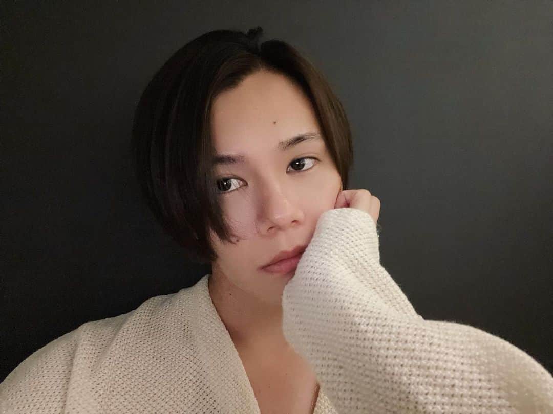 小笠原海さんのインスタグラム写真 - (小笠原海Instagram)「パーマ落としたので髪の毛がとんでもなくサラサラになりました。」9月22日 22時31分 - 927_kai