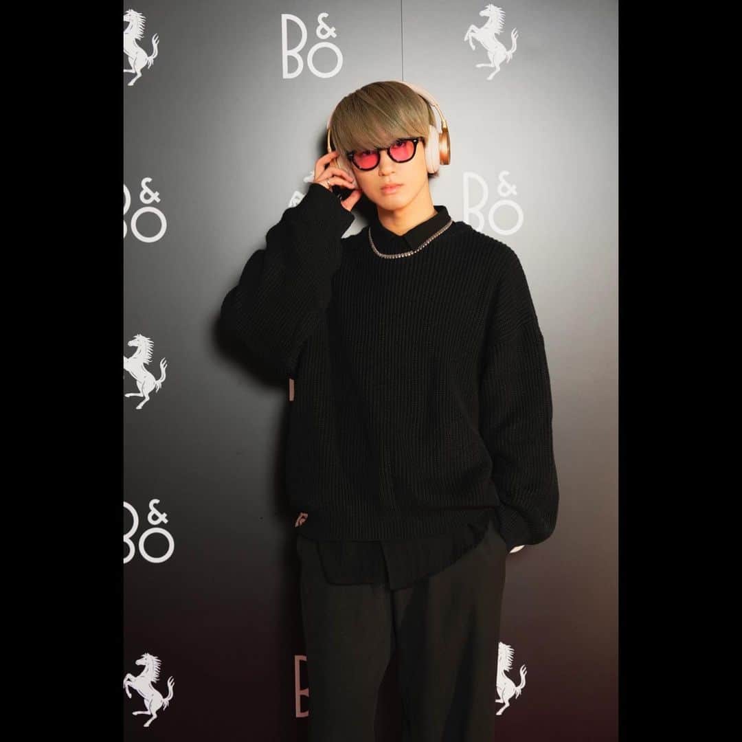 池田彪馬さんのインスタグラム写真 - (池田彪馬Instagram)「🎧 『「Bang & Olufsen × Ferrari」Capsule Collection Launch Party』にご招待いただきました。  思わず目を惹かれる美しい赤の世界🛑  Bang & OlufsenとFerrariの融合により、細部まで洗練されたデザインと音質を味わうことができます。  是非お手に取ってみてください。  #BangOlufsenForFerrari #BangOlufsenJapan」9月22日 22時33分 - 00_hyoma_0602_