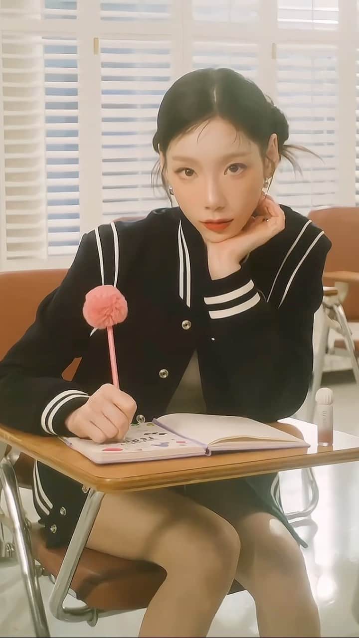 のインスタグラム：「the cutest ever <3  @taeyeon_ss  #태연 #TAEYEON」