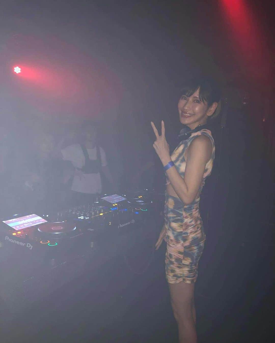 城品萌音さんのインスタグラム写真 - (城品萌音Instagram)「♡ It was so fun. ULTRA JAPAN After Party September 19th.  とても楽しくDJ出来たウルトラのアフターパーティー🥳 ありがとうございました！  #moneshiroshina  #femaledj #womb #technomusic  @womb_tokyo  @ultrajapan」9月22日 22時47分 - monemilk
