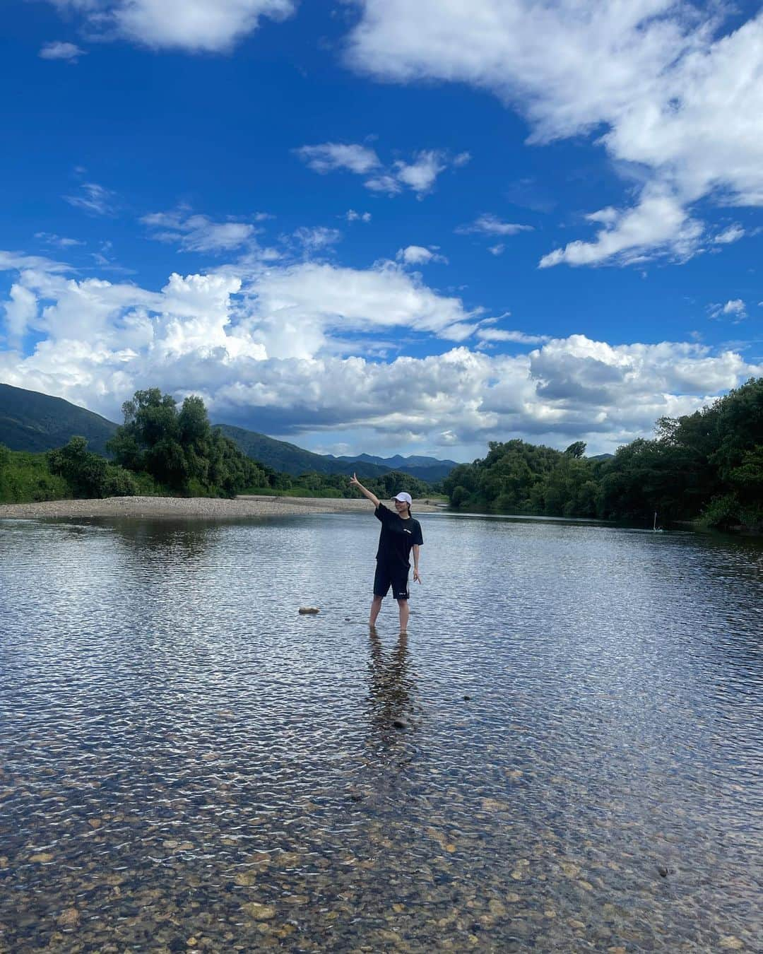 豊島心桜のインスタグラム：「夏in地元   #新潟 #五泉市  #早出川  #アラモードキムラ」