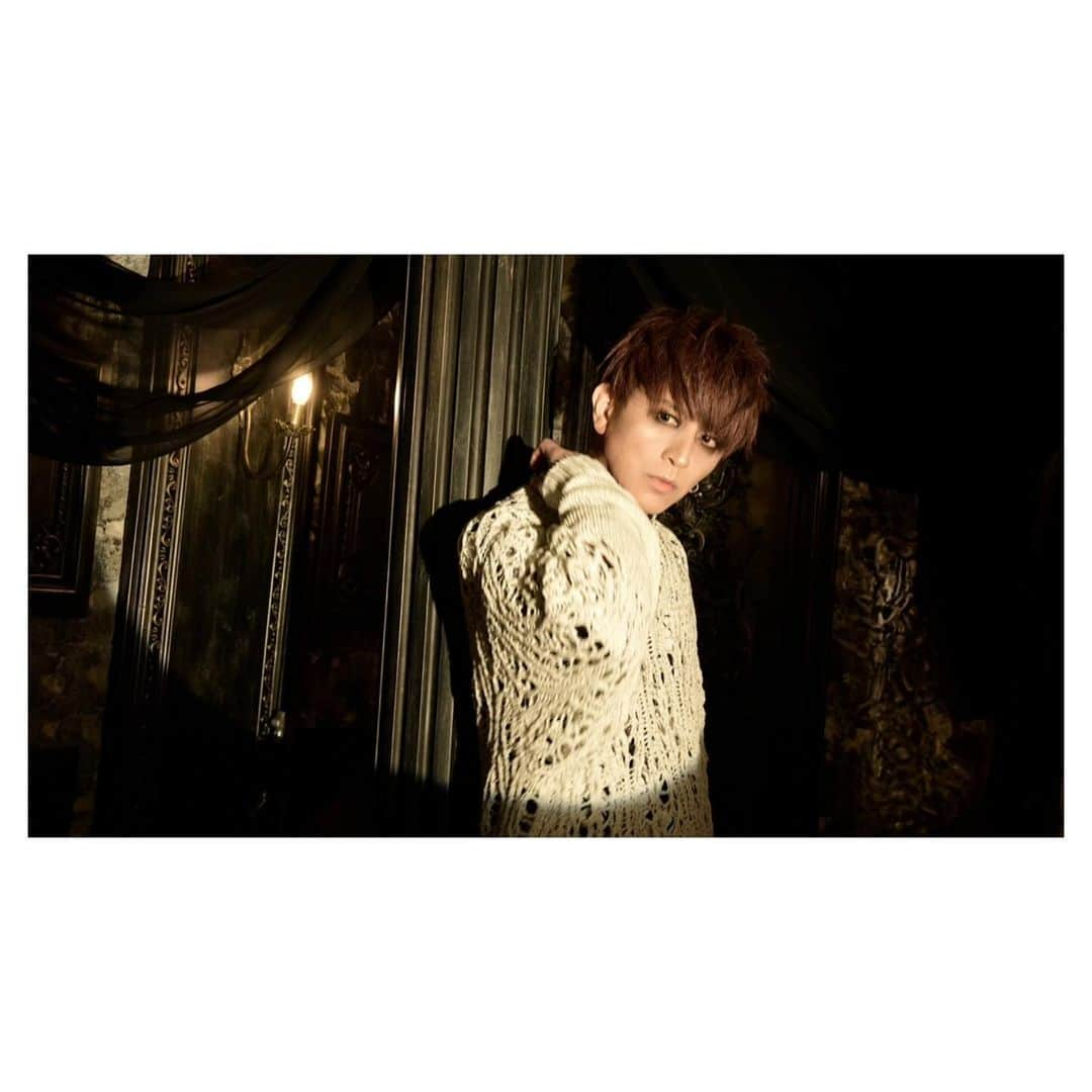 佐藤ケンケンのインスタグラム：「Plastic Tree Autumn Tour2023「痣と花」  http://www.plastic-tree.com/  #佐藤ケンケン #痣花 #PlasticTree」