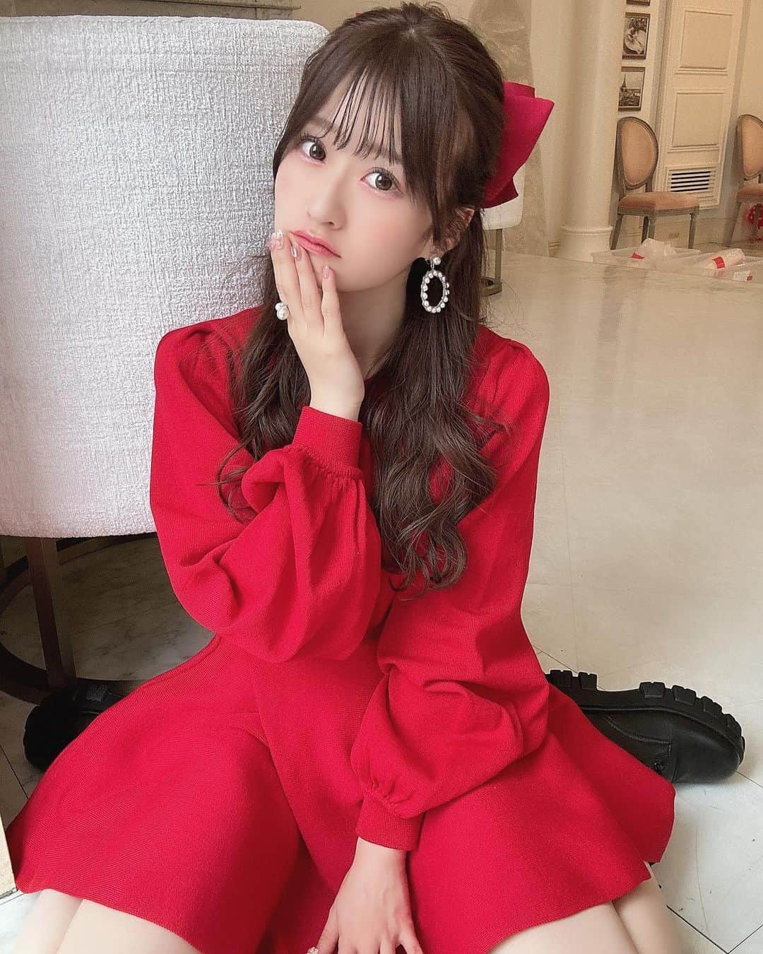 佐野心音のインスタグラム：「赤似合う？❤️」