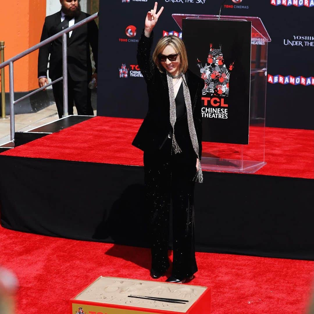 YOSHIKIさんのインスタグラム写真 - (YOSHIKIInstagram)「I was told that it'll take a few months to be ready on the street for you to see.Then come see my handprints and footprints at TCL Chinese Theatre in Hollywood!  みんなにご覧いただけるようになるには数か月かかるみたい。 そしたら ハリウッドのTCLチャイニーズシアターに俺の”手形と足形”見に来てね  Yoshiki  “The international superstar has been immortalized in cement at the TCL Chinese Theatre in Hollywood, making history as the first Japanese artist to receive the honor since the tradition began in 1927.” -AP NEWS- 「文字通り、石に刻まれたYOSHIKIの遺産。 国際的スーパースターはハリウッドのTCLチャイニーズ・シアターでセメントで不滅の名を刻まれ、1927年にこの伝統が始まって以来、この栄誉を受け取った初の日本人アーティストとして歴史を刻んだ。」  #yoshiki #chinesetheatre #hollywood #tclchinesetheatre #ceremony #xjapan  Now come see me live! Tokyo Garden Theater Oct 7th, 8th, 9th Royal Albert Hall, London Oct 13th Dolby Theater, Los Angeles Oct 20th Carnegie Hall, New York Oct 28th」9月22日 23時00分 - yoshikiofficial