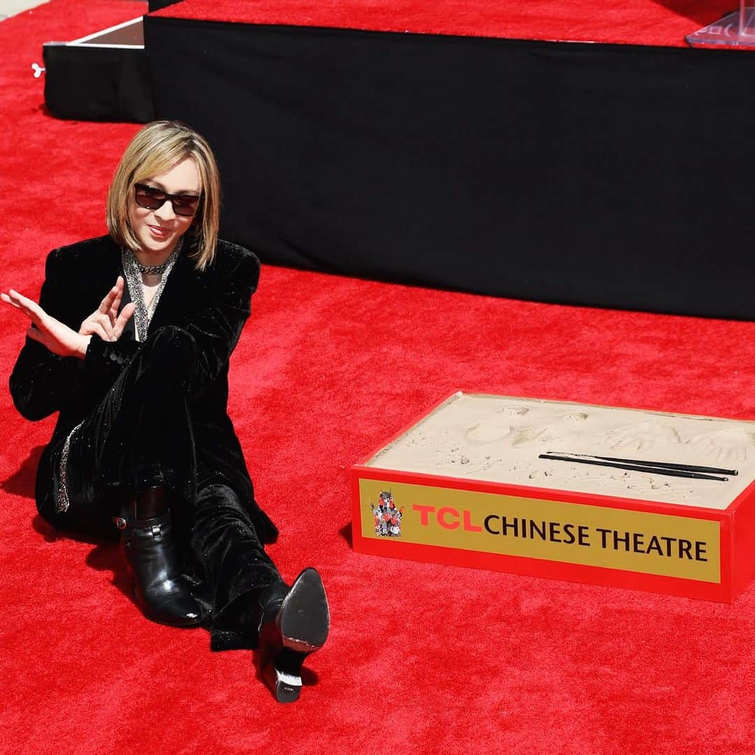 YOSHIKIさんのインスタグラム写真 - (YOSHIKIInstagram)「I was told that it'll take a few months to be ready on the street for you to see.Then come see my handprints and footprints at TCL Chinese Theatre in Hollywood!  みんなにご覧いただけるようになるには数か月かかるみたい。 そしたら ハリウッドのTCLチャイニーズシアターに俺の”手形と足形”見に来てね  Yoshiki  “The international superstar has been immortalized in cement at the TCL Chinese Theatre in Hollywood, making history as the first Japanese artist to receive the honor since the tradition began in 1927.” -AP NEWS- 「文字通り、石に刻まれたYOSHIKIの遺産。 国際的スーパースターはハリウッドのTCLチャイニーズ・シアターでセメントで不滅の名を刻まれ、1927年にこの伝統が始まって以来、この栄誉を受け取った初の日本人アーティストとして歴史を刻んだ。」  #yoshiki #chinesetheatre #hollywood #tclchinesetheatre #ceremony #xjapan  Now come see me live! Tokyo Garden Theater Oct 7th, 8th, 9th Royal Albert Hall, London Oct 13th Dolby Theater, Los Angeles Oct 20th Carnegie Hall, New York Oct 28th」9月22日 23時00分 - yoshikiofficial