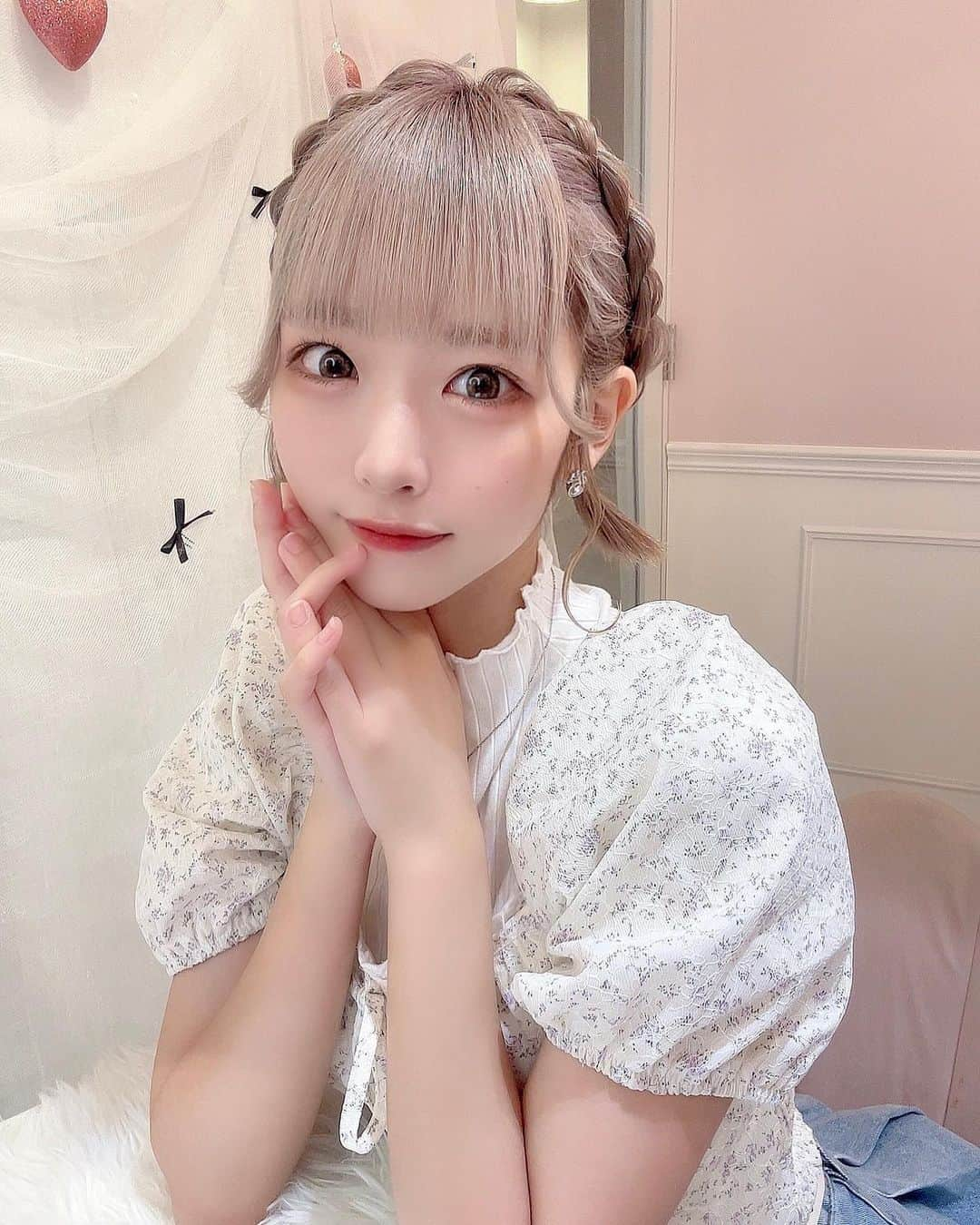 濱越さおりさんのインスタグラム写真 - (濱越さおりInstagram)「. ヘアアレンジ可愛い？🤍 前髪ちょっと重たくした〜☺︎  cut： @zawa_tomato 🍅 hair arrange： @napi__24 🌷」9月22日 23時00分 - hamakoshi_saori