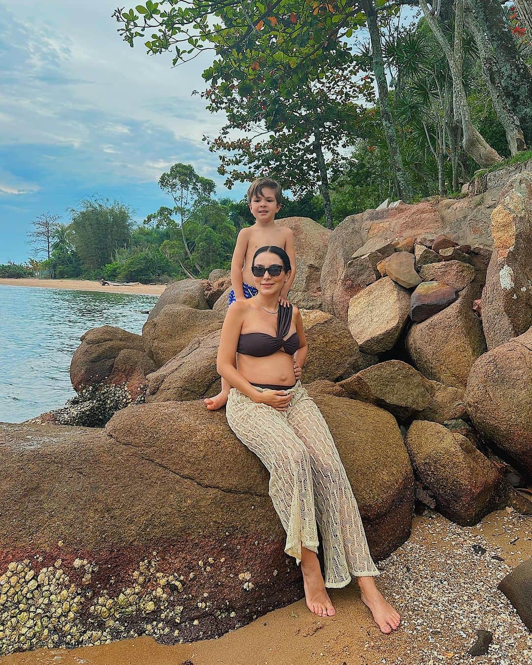 Lalá Noletoのインスタグラム：「Final de semana em Floripa 💚 pé na areia e família 💚」