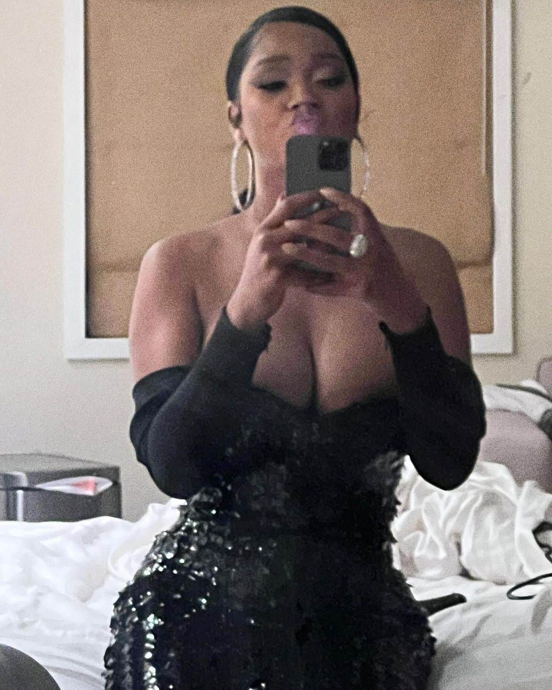 のインスタグラム：「Wonderful time at the @bma_coalition Gala! Thank you for allowing me to the be the recipient of the Social Impact Award. I didn’t think it could get any better until my sisters were the ones to hand me off the award! My heart is sooooo full. I THANK THEM SO MUCH FOR THEIR KIND WORDS!  I don’t have all the answers but I try my best and when I fail I get up and try again. To have a positive impact, if even a small one, is an honor to me. Thank you!  Also, I met @llcoolj last night and I’m SHOOOOOOOOOOK.」