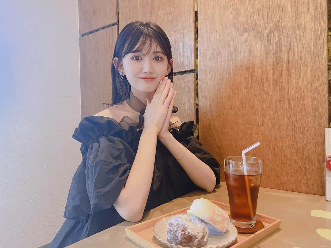 長谷川里桃さんのインスタグラム写真 - (長谷川里桃Instagram)「⁡ ⁡ 夏の思い出カフェタイム👒ꕀ꙳ ⁡ ⁡ だいすきなドーナツ屋さんにいきました🍩🫶🏻 ふわもち、もちふわ。。 噛み締めながら食べました🤤 ⁡ みんなは今年の夏なにかできたかな¨̮」9月23日 8時58分 - rimo_official