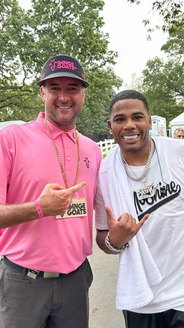 バッバ・ワトソンのインスタグラム：「This guy is a absolute legend @nelly #stlouis #livgolfchicago #RangeGoatsGC @derrtyentertainment @derrtycity」