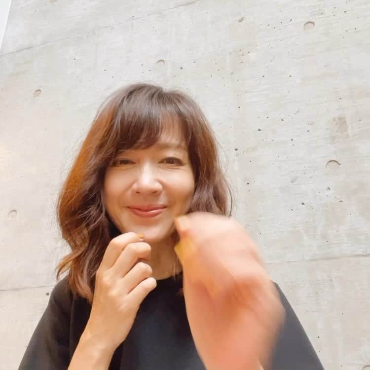 森口瑤子のインスタグラム：「#秋分の日 #秋雨の休日」
