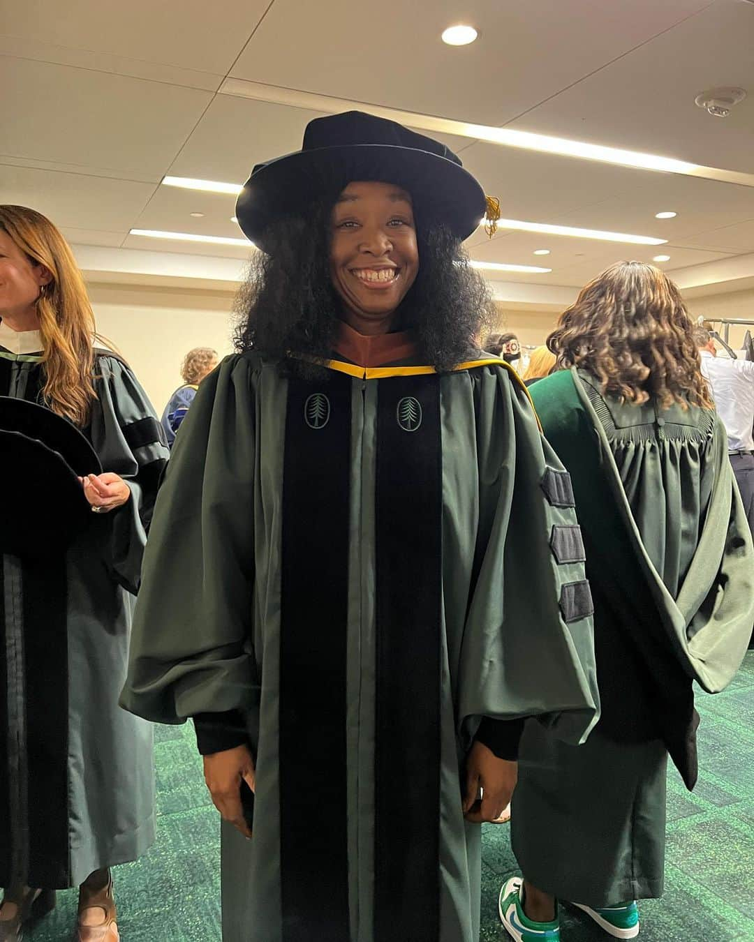 ションダ・ライムズのインスタグラム：「Thrilled to be a Trustee at my alma mater @dartmouthcollege!  I met some amazing students today.  I was thrilled to be present for the inauguration of our first woman president @presbeilock!」